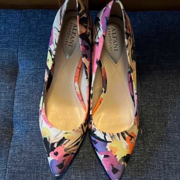 Alfani Shoes - Alfani Step N Flex Floral Pumps